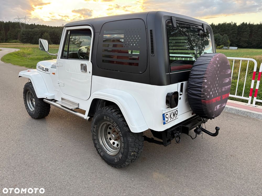 Jeep Wrangler 2.5L - 25