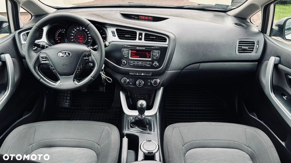 Kia Ceed - 35