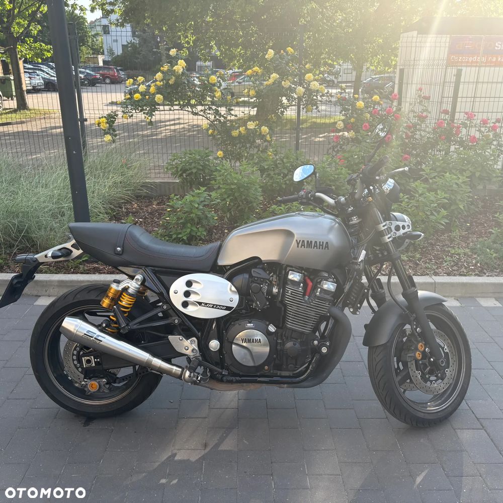 Yamaha XJR - 3
