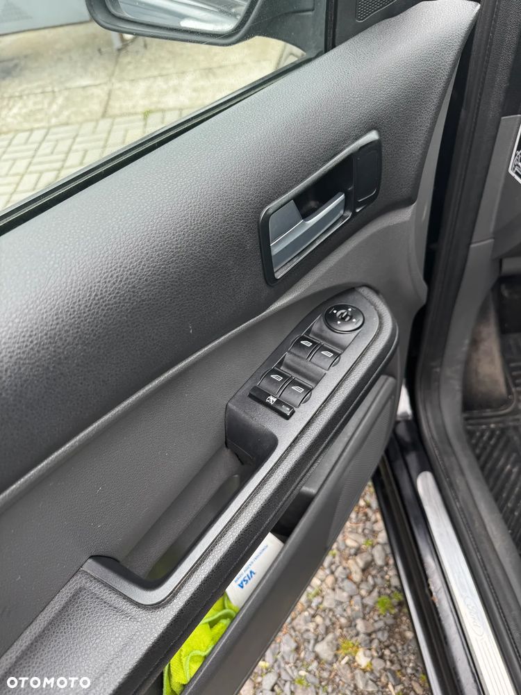 Ford Focus C-Max 1.8 Ghia - 17