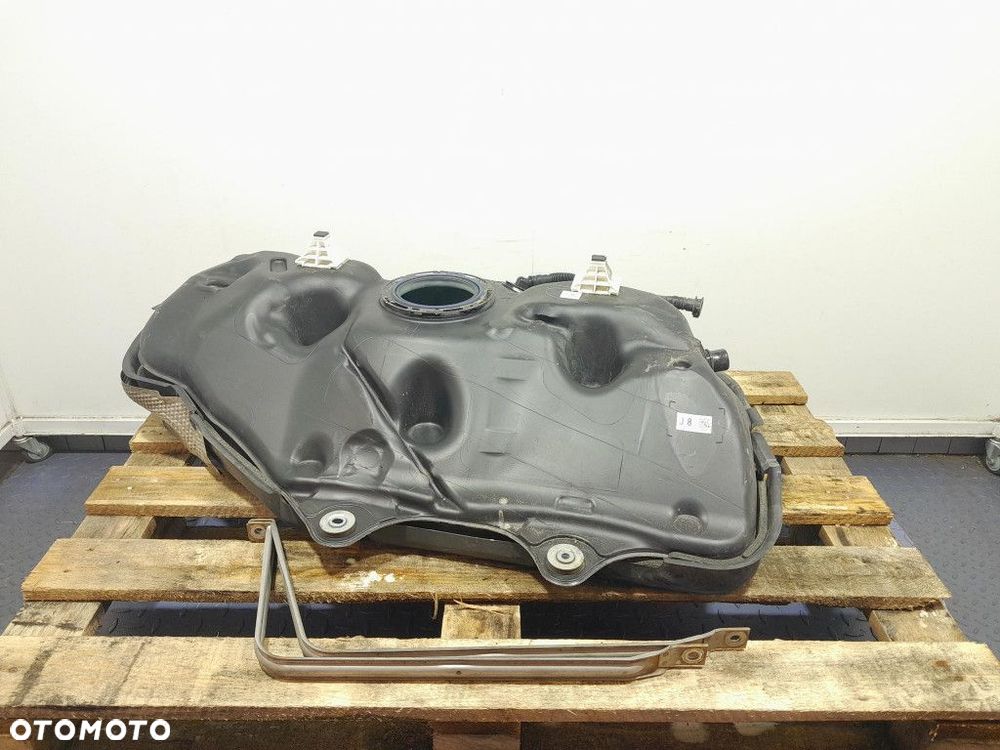 LEXUS ES VII LIFT 21- 2.5 HYB 218 KM ZBIORNIK BAK PALIWA 77100-33C00 - 1