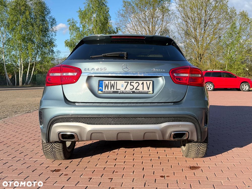 Mercedes-Benz GLA 250 4Matic 7G-DCT AMG Line - 10