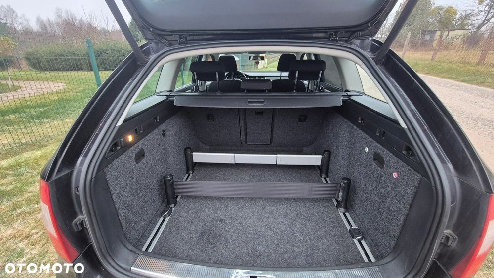 Skoda Superb 2.0 TDI 4x4 DSG Elegance - 29