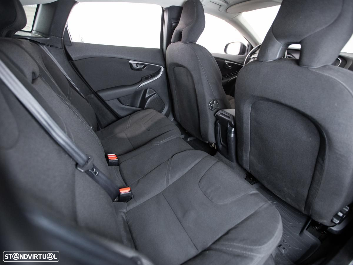 Volvo V40 Cross Country - 8