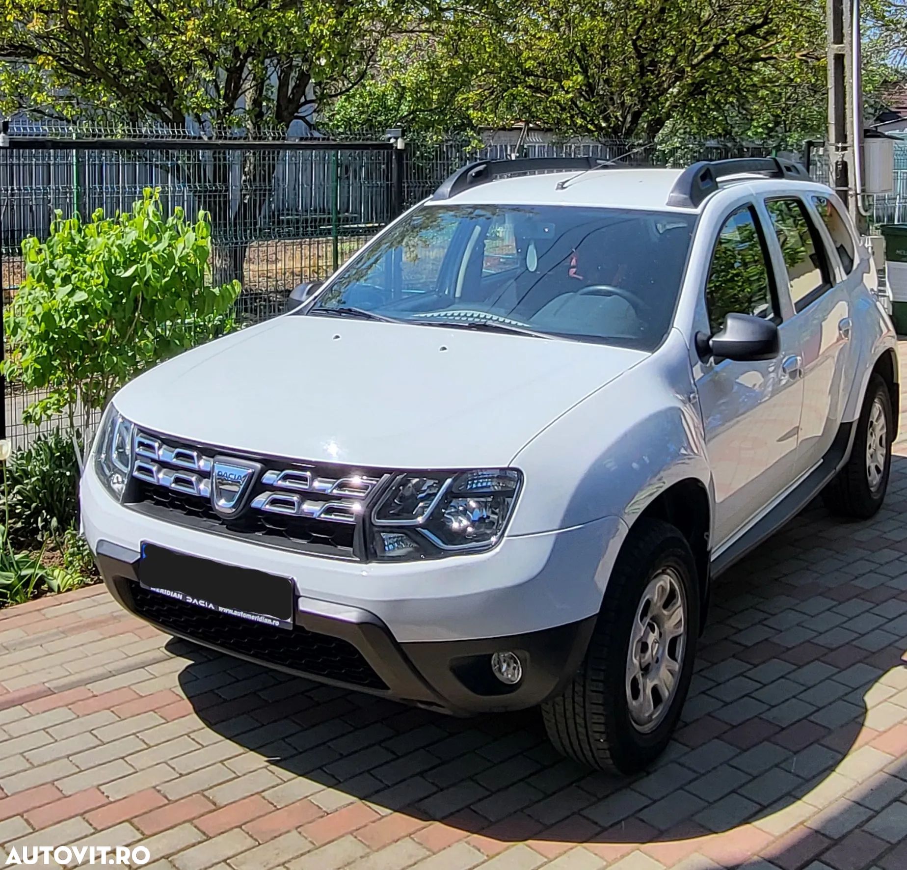 Dacia Duster 1.2 TCe 4x4 Laureate - 1