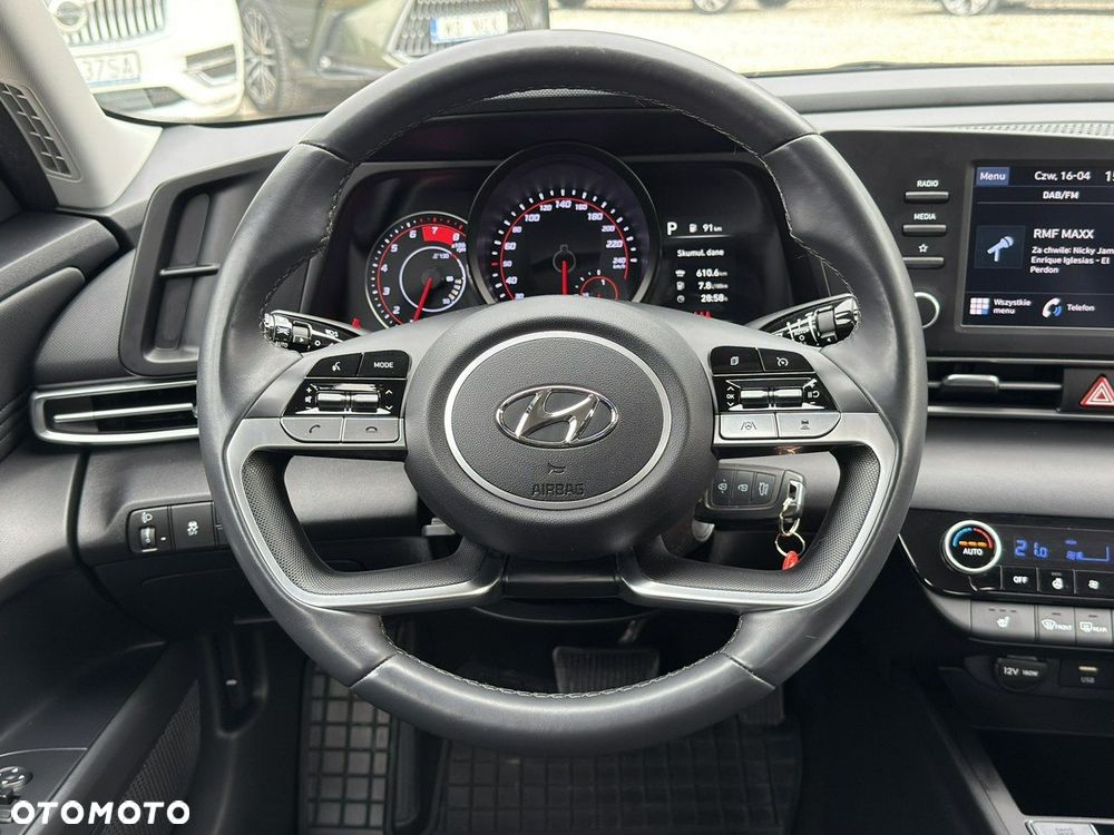 Hyundai Elantra - 23