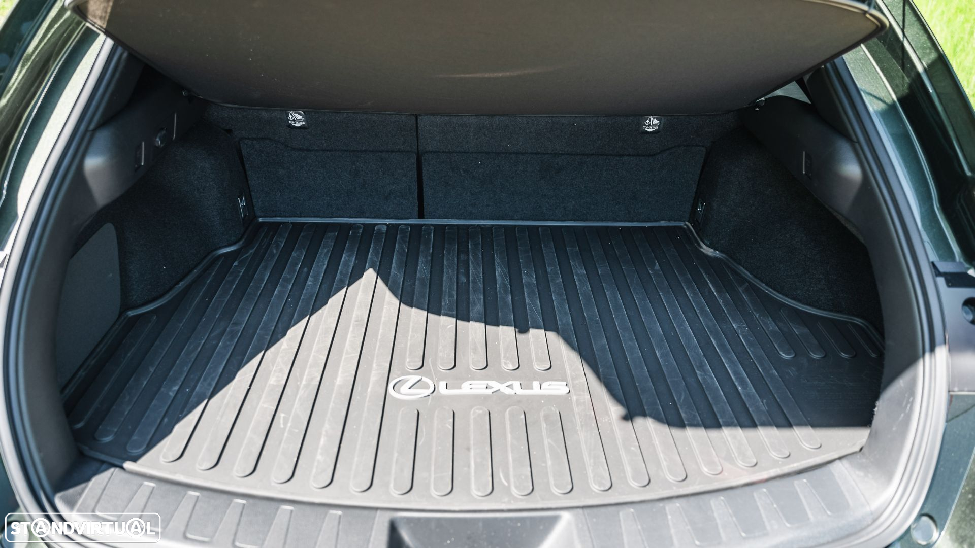 Lexus UX 250h Sport (Ecrã 12.3) - 20