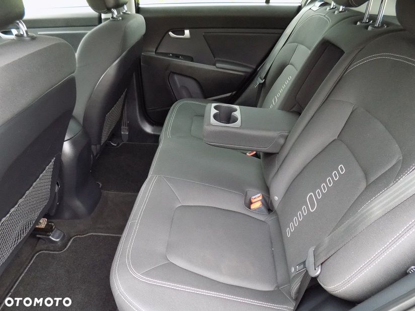 Kia Sportage 2.0 CRDI 4WD Automatik Dream-Team Edition - 32