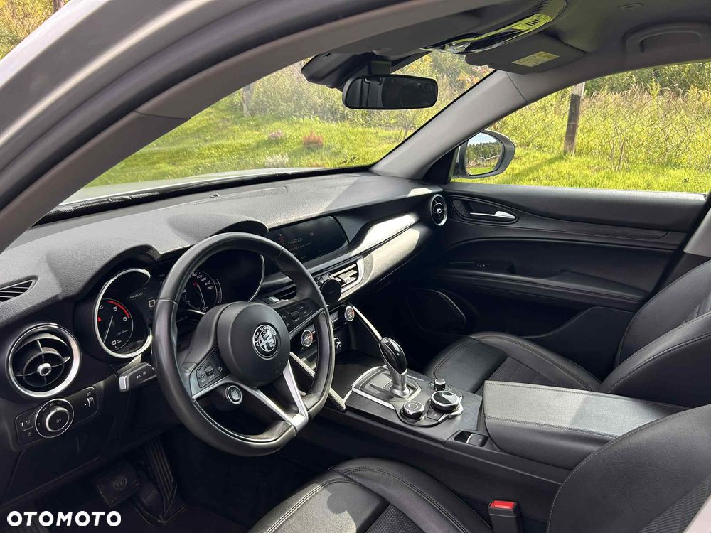Alfa Romeo Stelvio 2.2 JTDM - 36