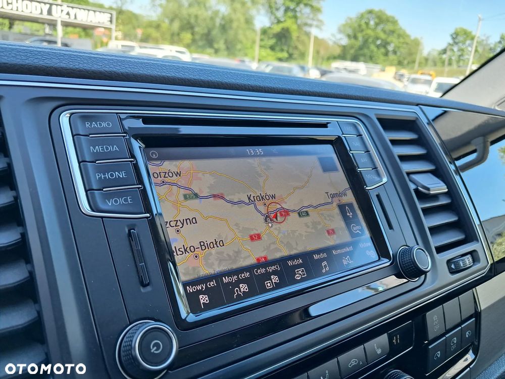 Volkswagen Multivan - 33