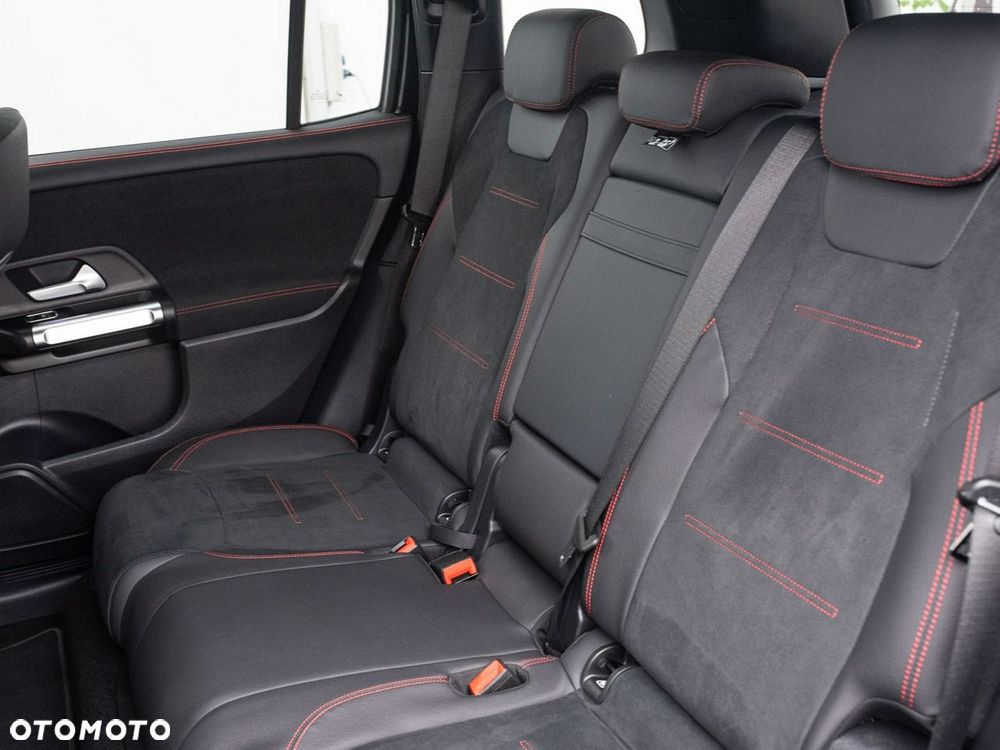 Mercedes-Benz GLB 200 d 4-Matic AMG Line 8G-DCT - 27