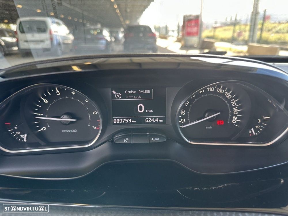 Peugeot 2008 1.2 PureTech Style - 4