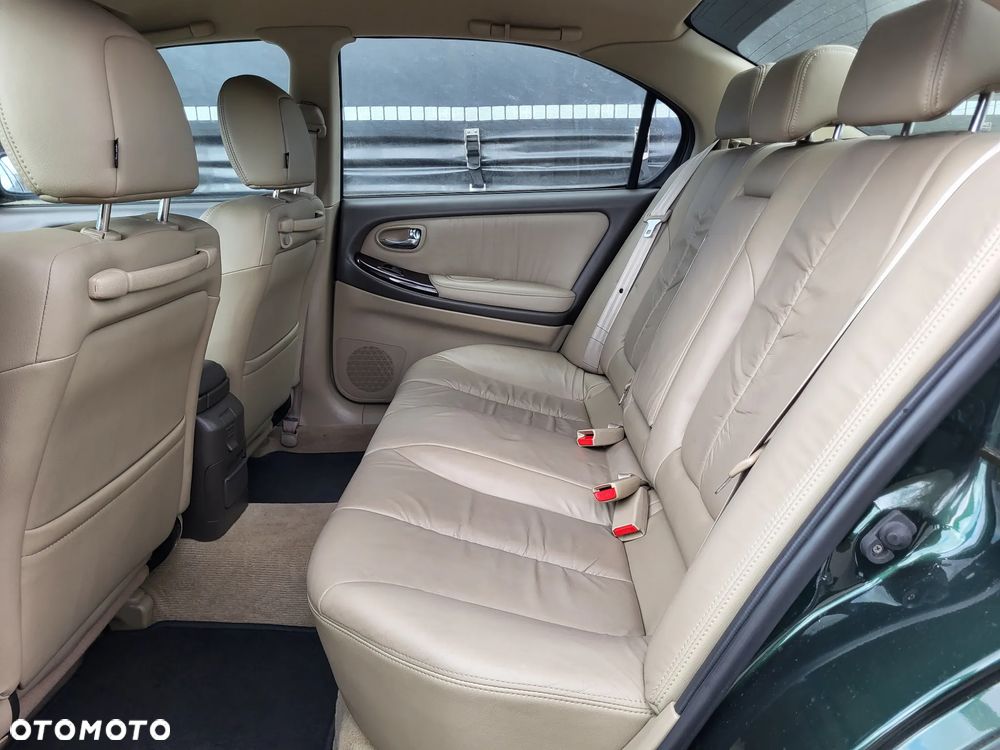Nissan Maxima 2.0 Elegance - 24