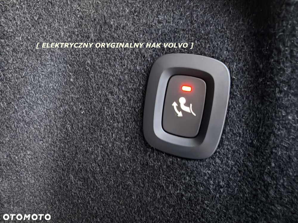 Volvo XC 60 B4 D AWD Plus Dark - 39