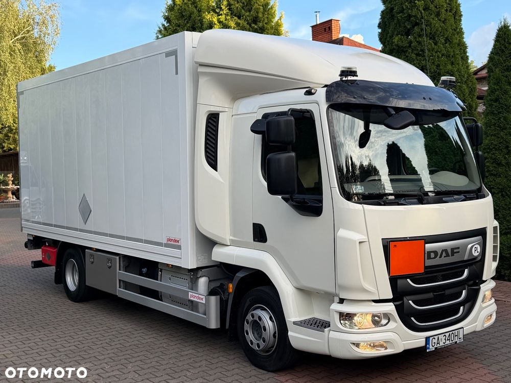 DAF DAF LF 12.260 AUTOMAT / PEŁNY ADR / LODÓWKA /SALON POLSKA / WINDA 1.5 TONY / PRZEBIEG 138.000 TYŚ KM / JEDYNY W POLSCE / FABRYCZNIE NOWY / UNIKAT / ŁÓŻKO / WOZIŁ AMUNICJE / KONTENER CAŁY WYBITY / PACHNIE NOWOŚCIĄ - 2