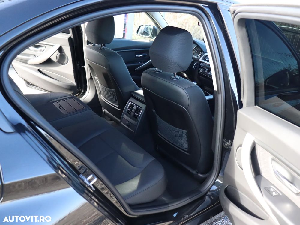 BMW Seria 3 320d Aut. Advantage - 23