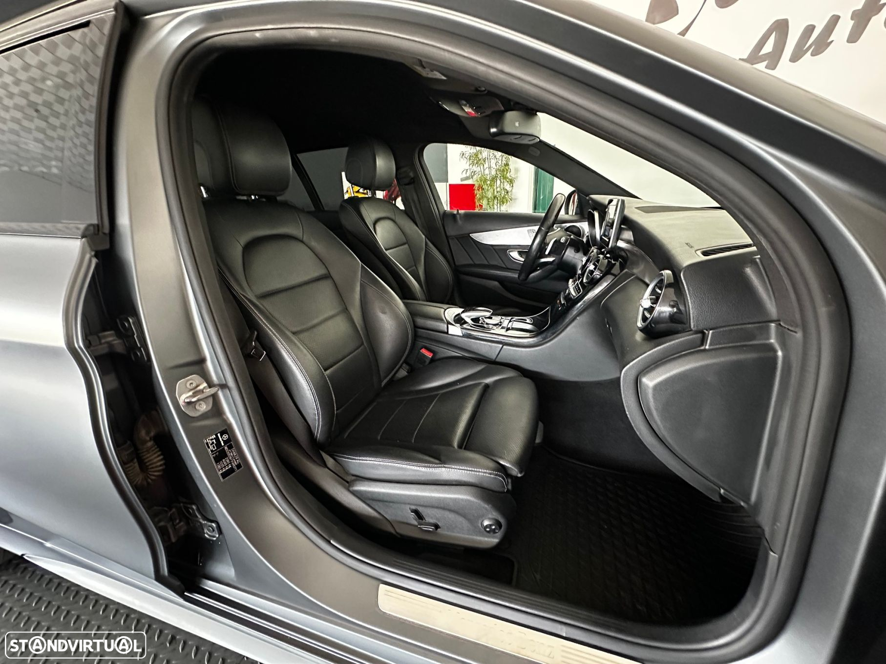 Mercedes-Benz C 350 - 32