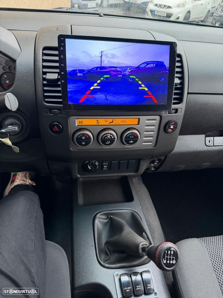 Nissan Navara 2.5 dCi CD LE Prem.+IT - 10