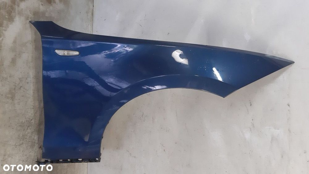 * BŁOTNIK PRZEDNI PRZOD  PRAWY BMW 1 E81 E82 E87 E88 DO MALOWANIA SYNDEBLAU NIEBIESKI - 1