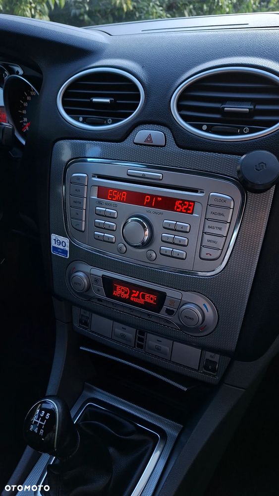 Ford Focus 1.6 16V Titanium - 25