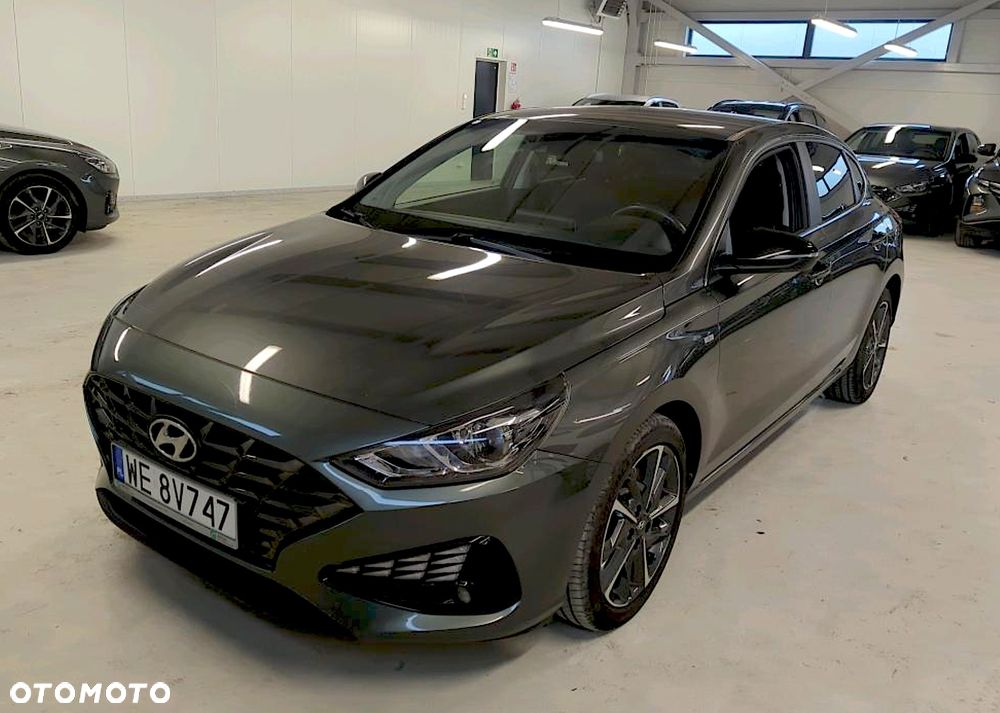 Hyundai i30 1.5 T-GDI 48V Comfort DCT - 1