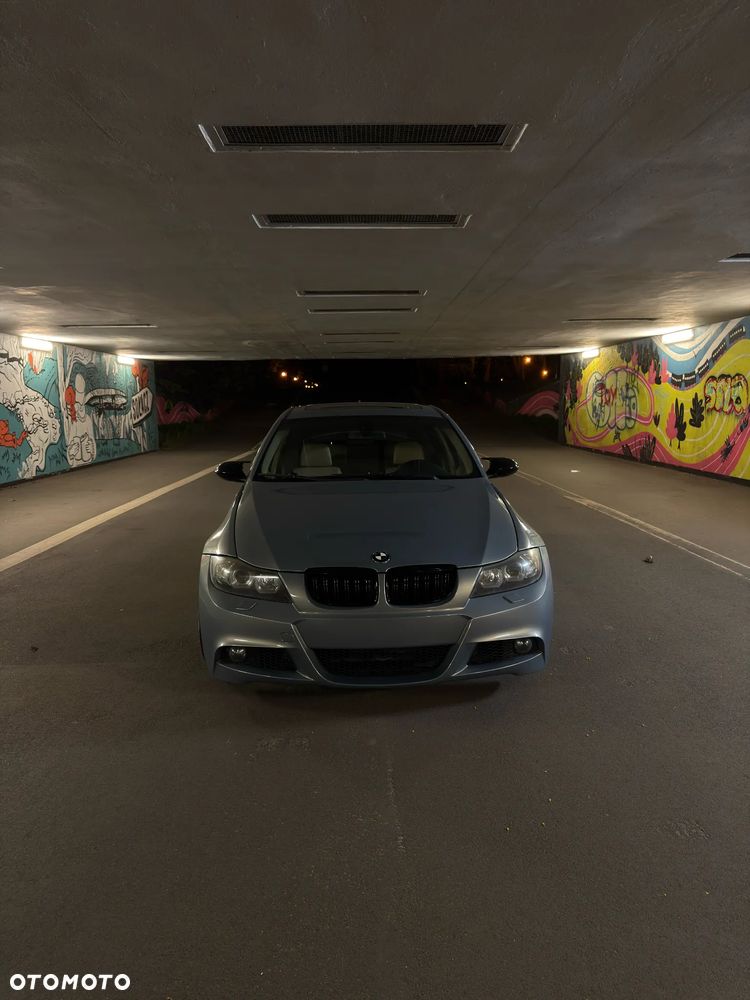 BMW Seria 3 330i - 9
