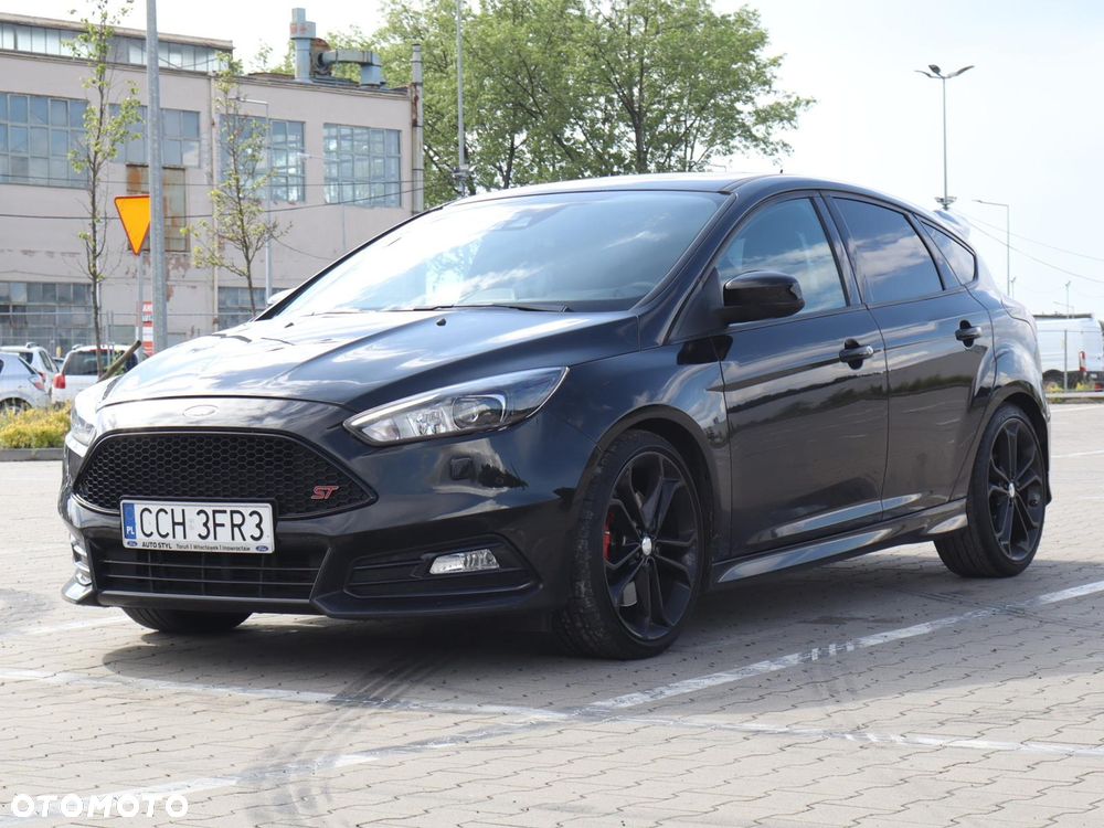Ford Focus 2.0 EcoBoost ST mit Leder-Exclusiv-Paket - 1