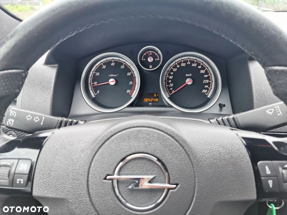 Opel Astra 1.6 Edition 111 Jahre - 17
