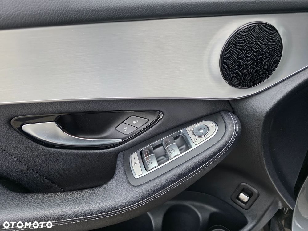 Mercedes-Benz GLC 250 4Matic 9G-TRONIC AMG Line - 7