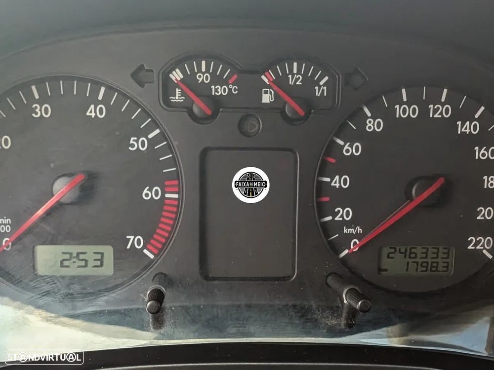 VW Golf 1.4i 25 Anos - 11