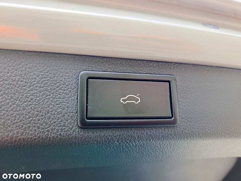 Skoda Superb 2.0 TDI SCR Sportline DSG - 25