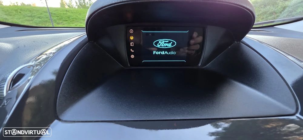 Ford Tourneo Courier 1.5 TDCi Titanium - 23