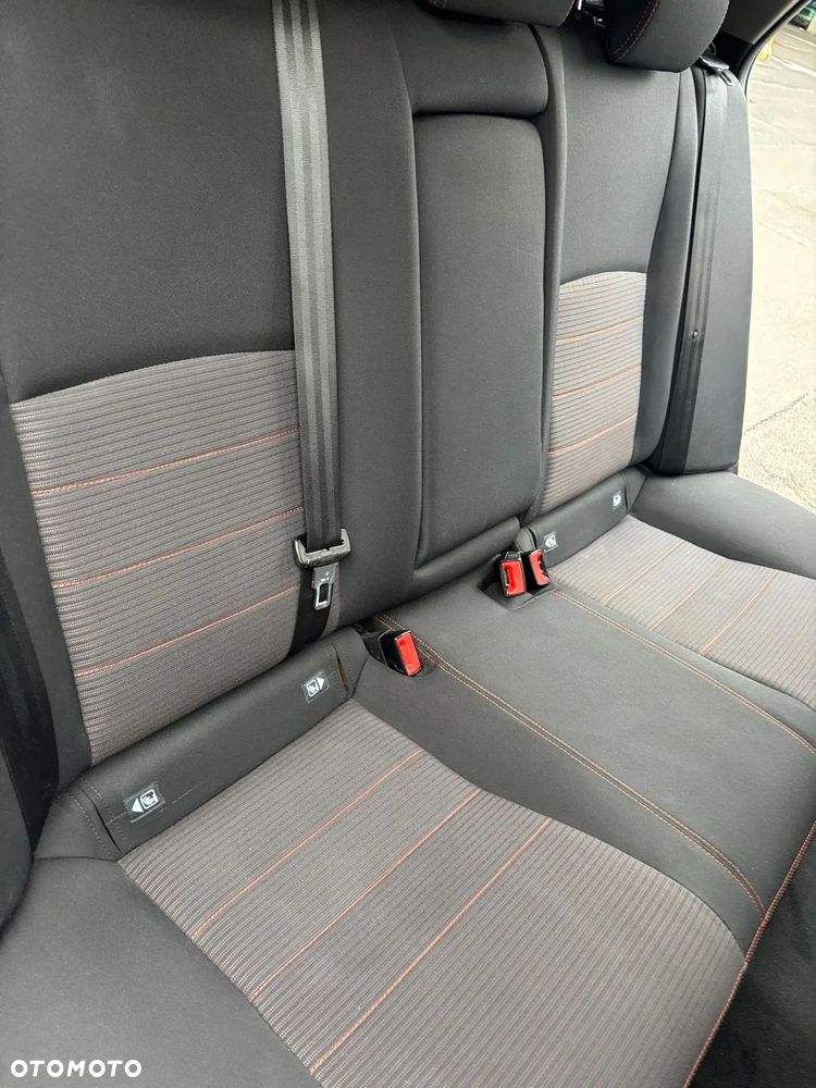 Toyota Avensis 1.8 Premium MS - 29