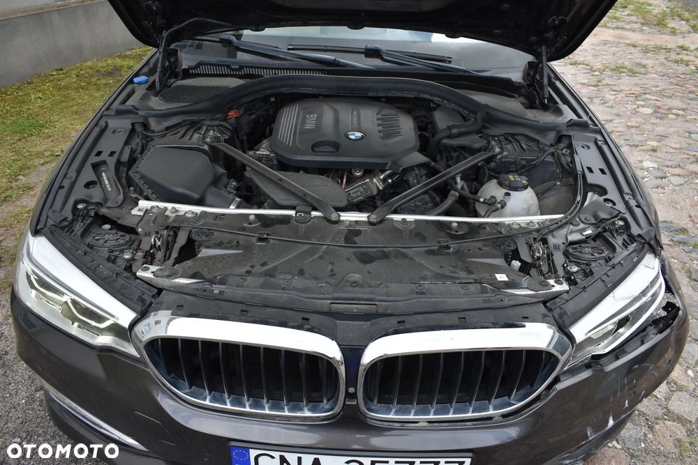 BMW Seria 5 525d Luxury Line - 12