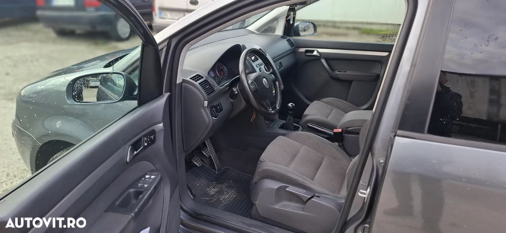 Volkswagen Touran 1.9TDI Highline - 7