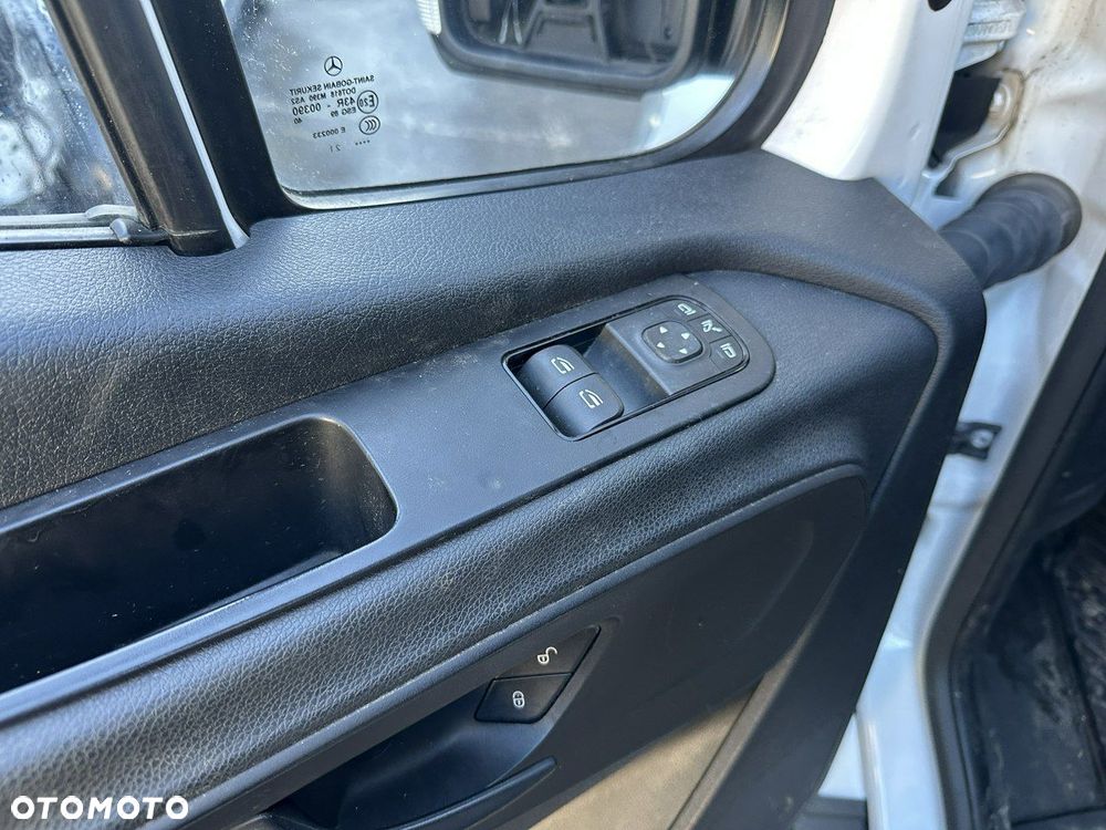 Mercedes-Benz Sprinter - 10