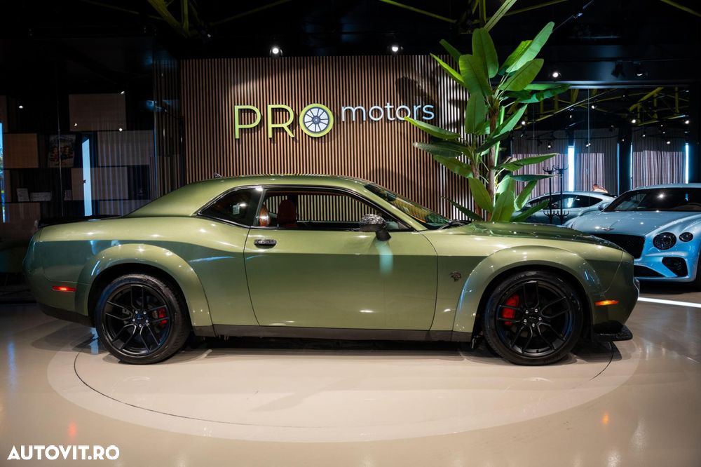 Dodge Challenger - 18