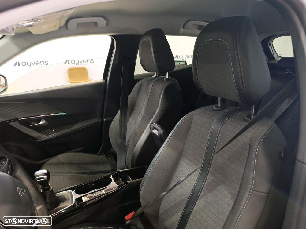 Peugeot 2008 1.2 PureTech Allure - 5