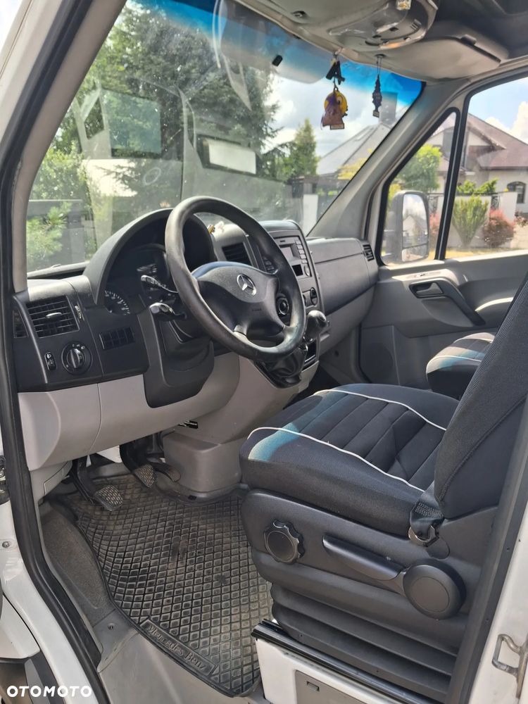Mercedes-Benz Sprinter - 13