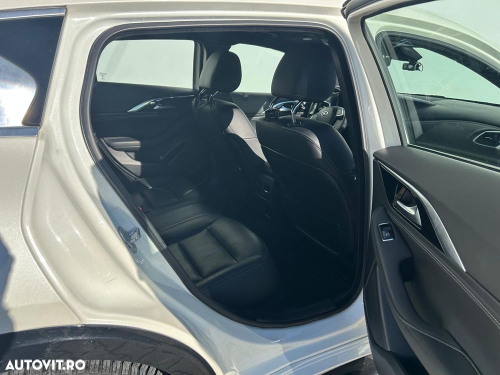 Infiniti Q30 2.2d DCT AWD Premium Tech - 5