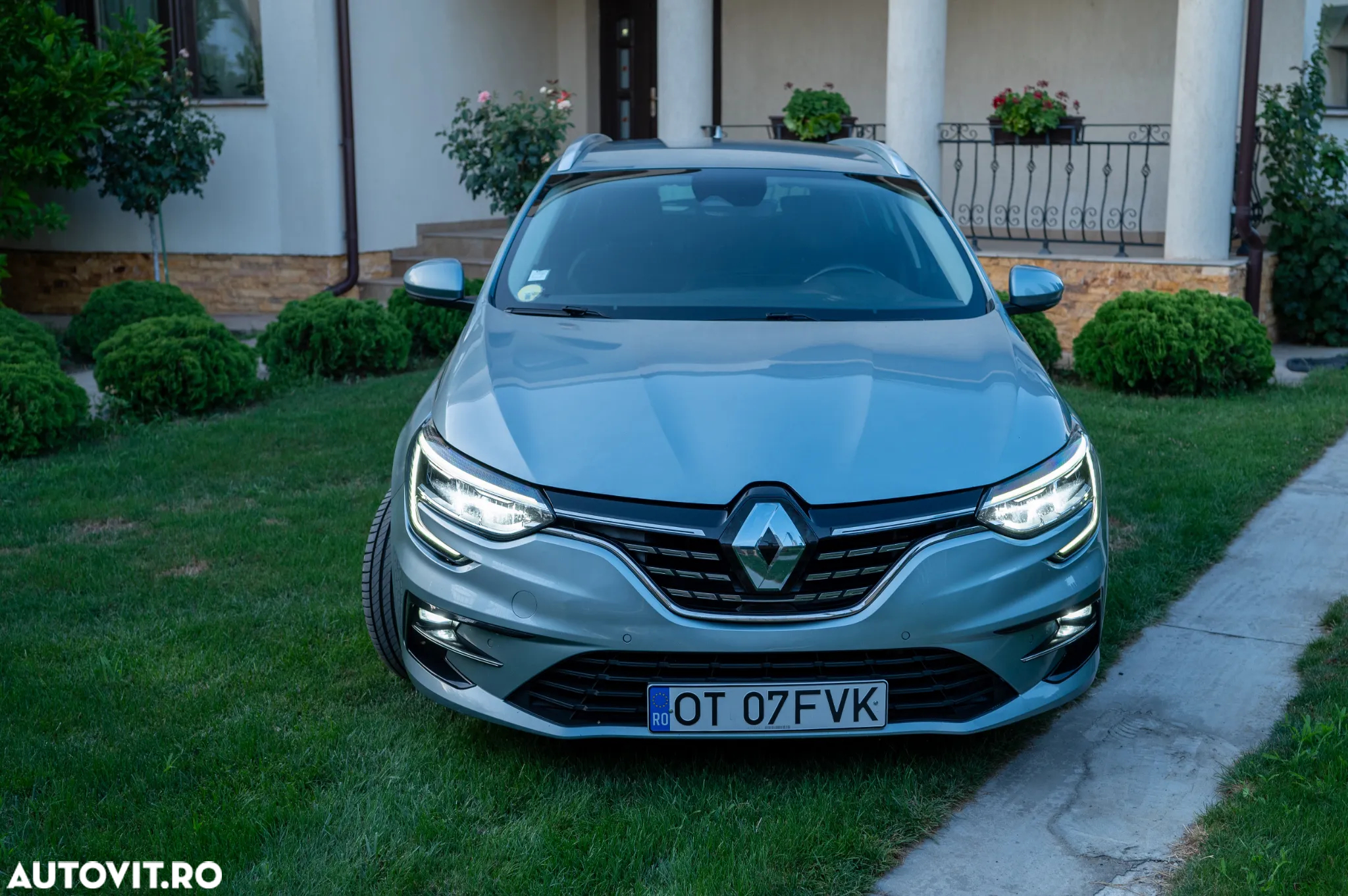 Renault Megane BLUE dCi 115 EDC INTENS - 8
