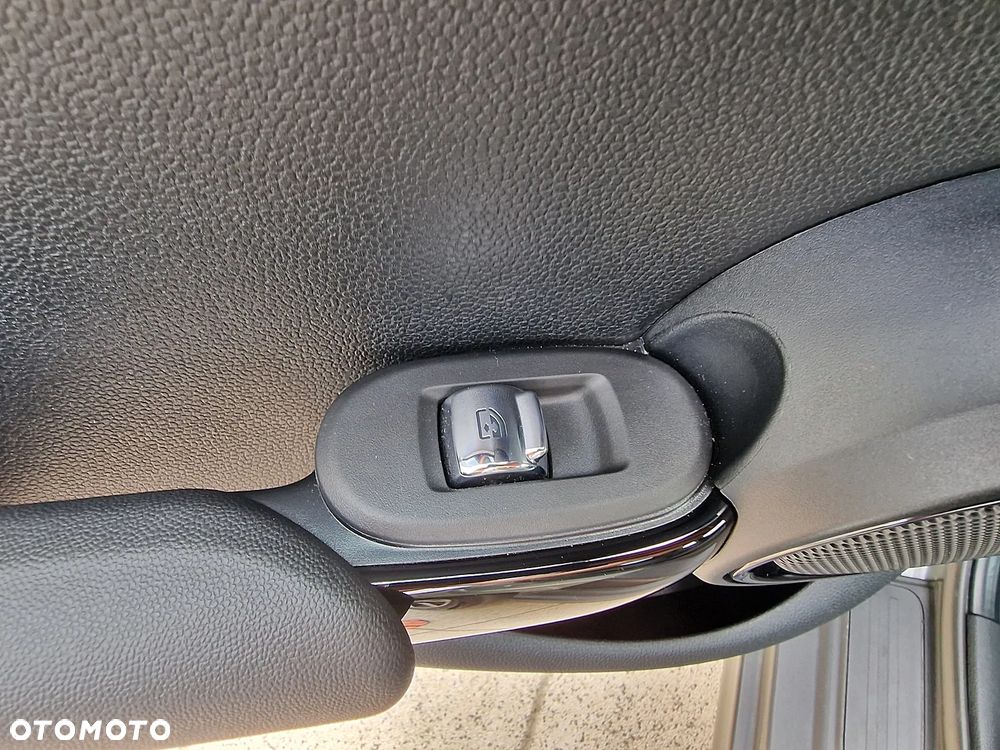 MINI Cooper Essential Trim - 10