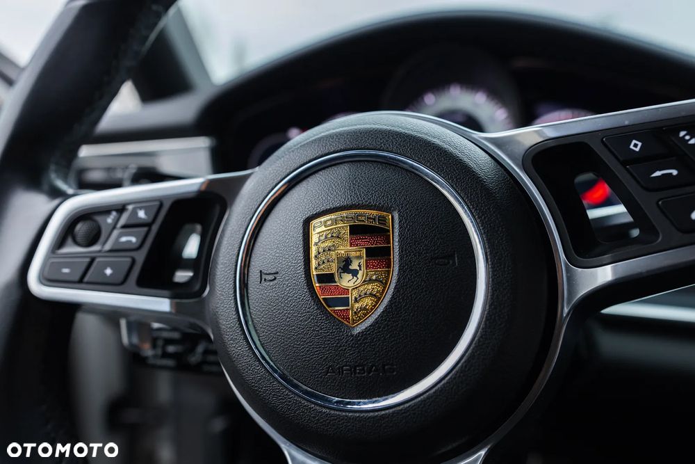 Porsche Panamera 4S - 27