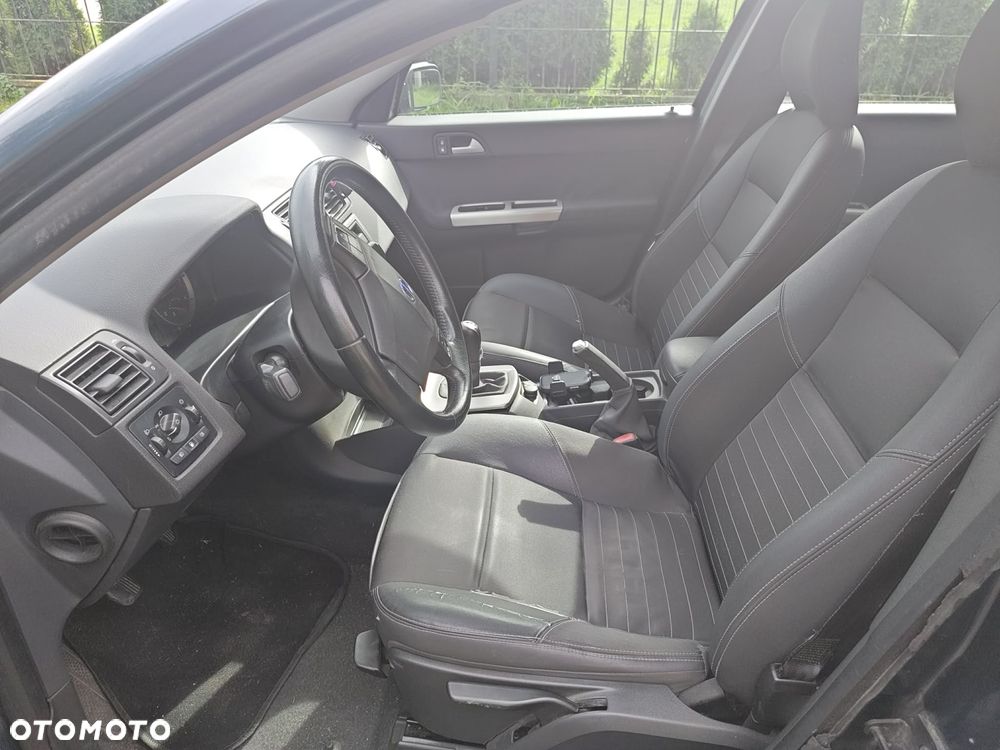 Volvo V50 - 10