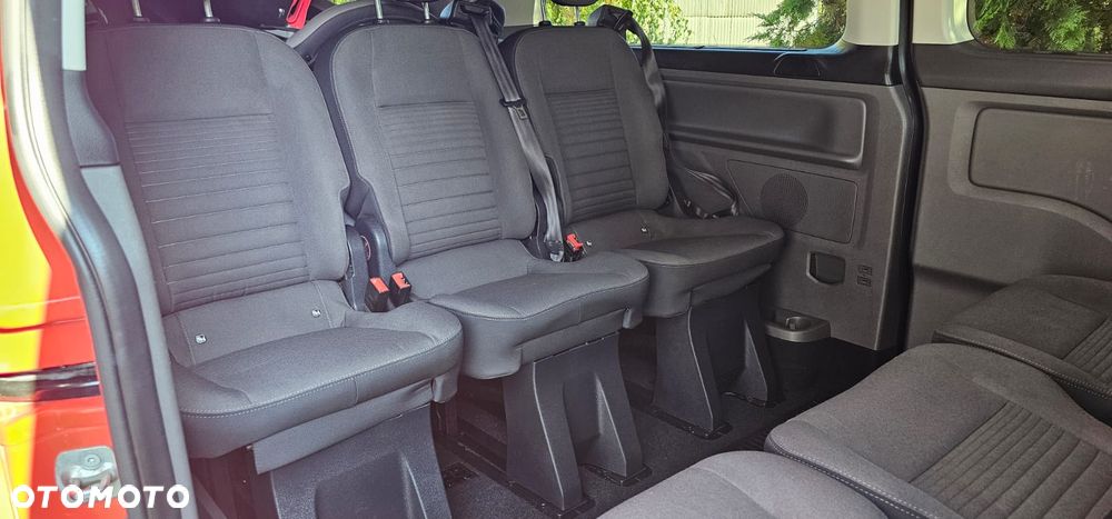 Ford Tourneo Custom - 31