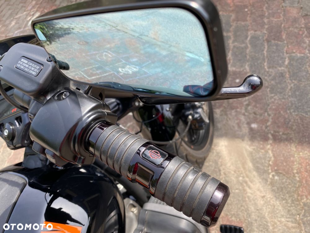 Harley-Davidson Softail FXDR - 9