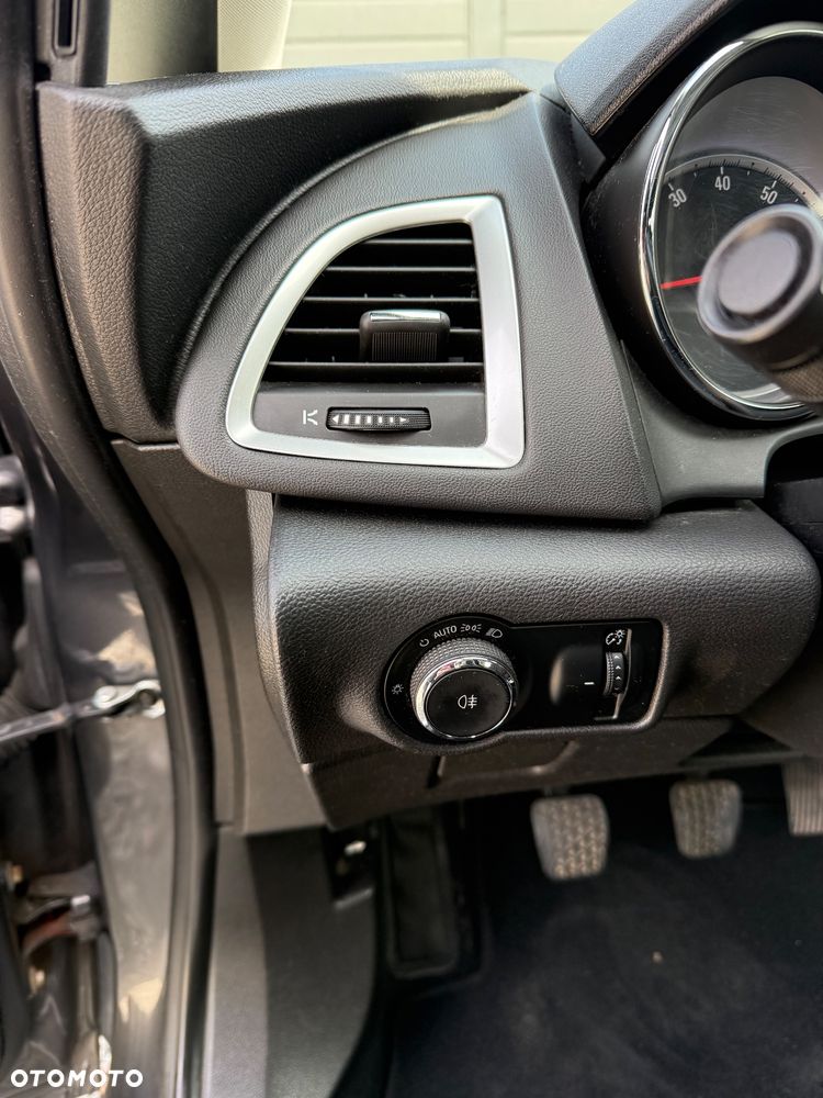 Opel Astra 1.4 Turbo Sport - 11