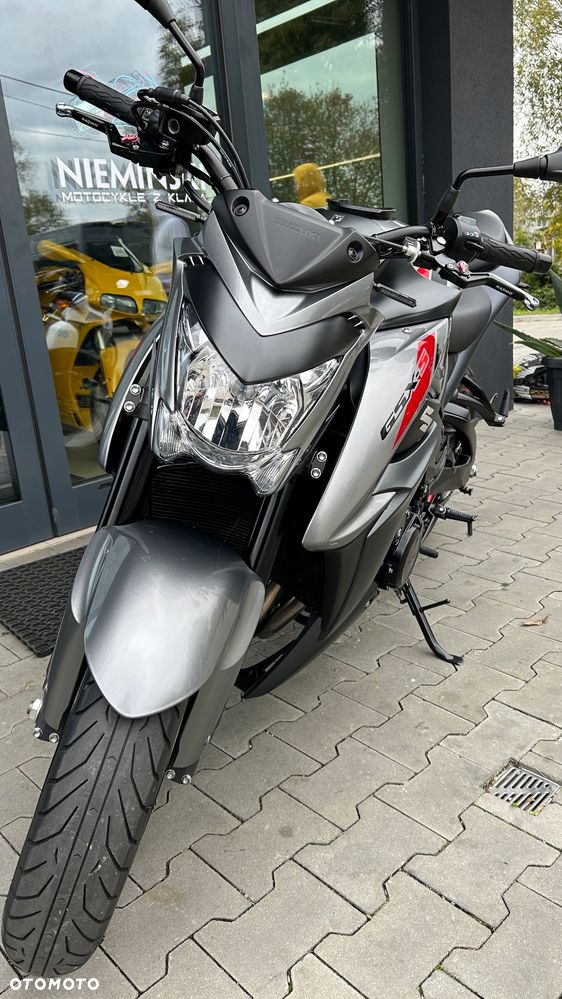 Suzuki GSX 1000 - 33