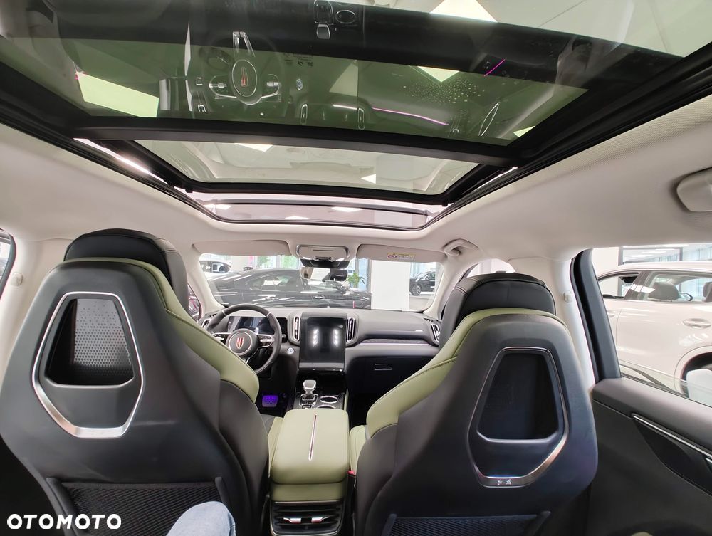 Hongqi HS3 1.5T FWD - 16