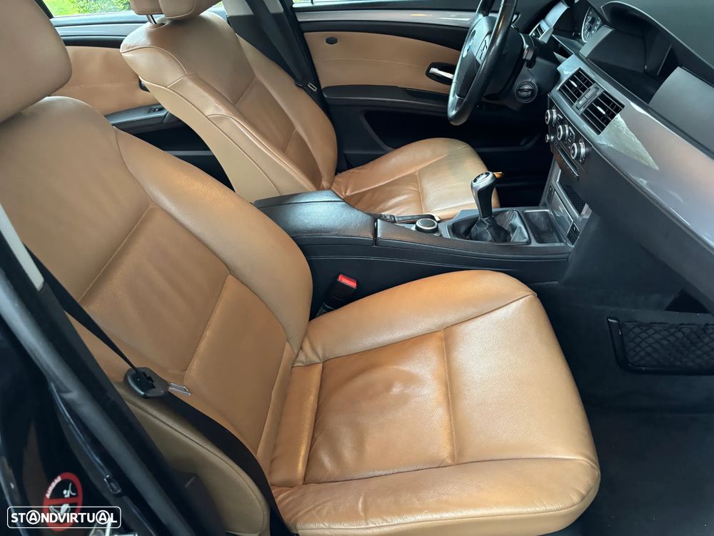 BMW 520 d Executive - 12